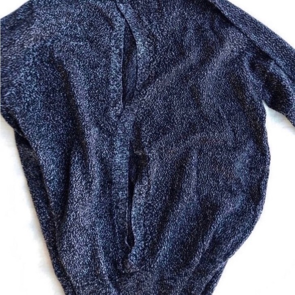 Nwot ModCloth M charcoal with silver open back sweater - Picture 3 of 9